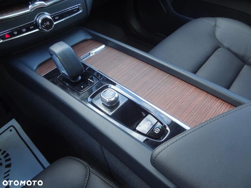 Volvo XC 60 B5 B AWD Geartronic RDesign - 39