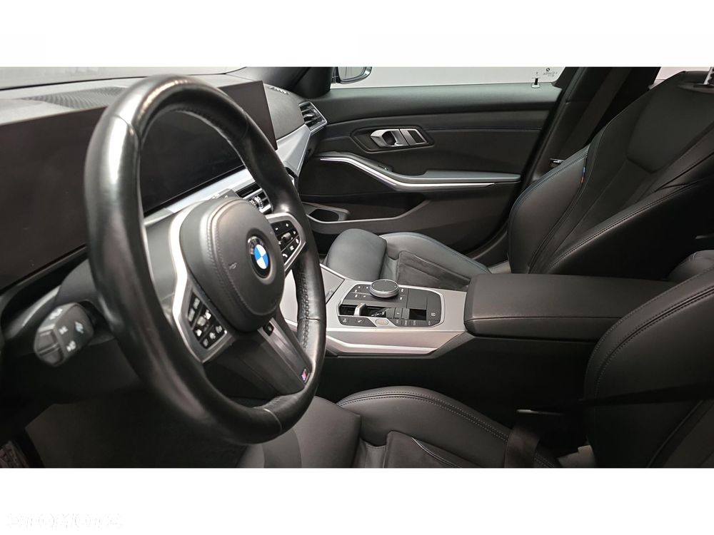BMW Seria 3 320d xDrive mHEV M Sport - 31