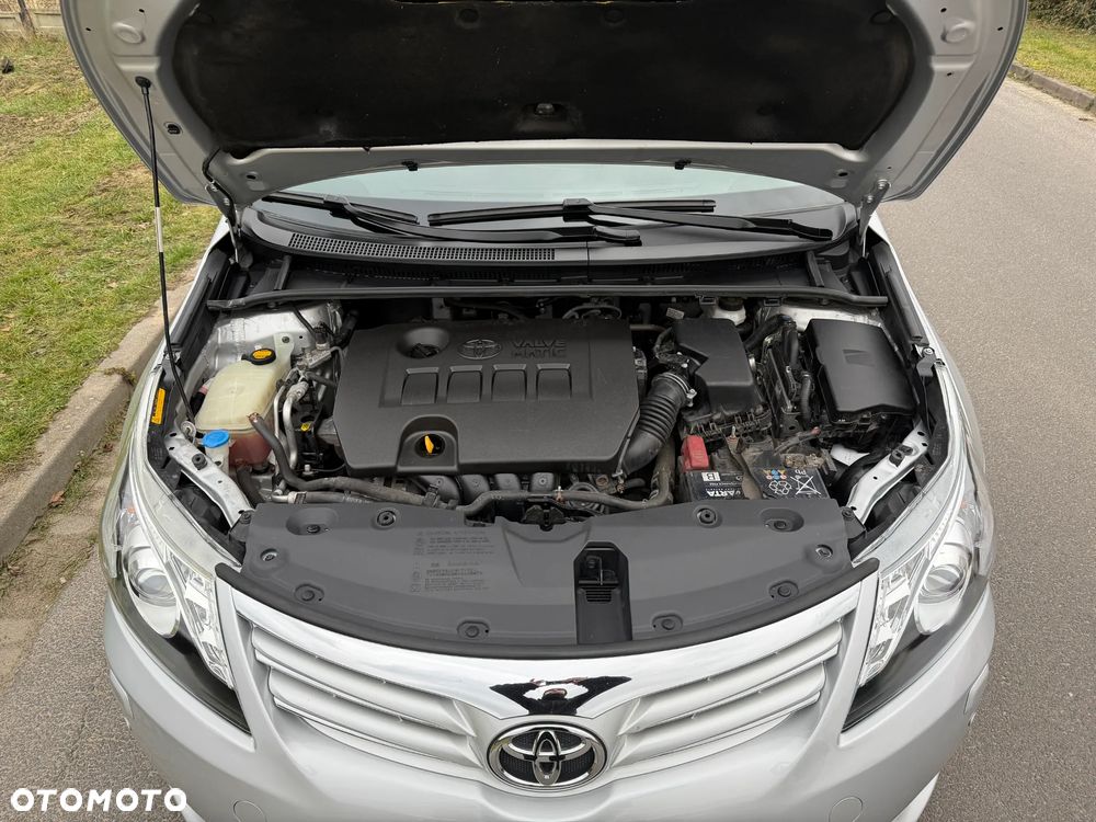 Toyota Avensis Touring Sports 1.8 Business Edition - 8