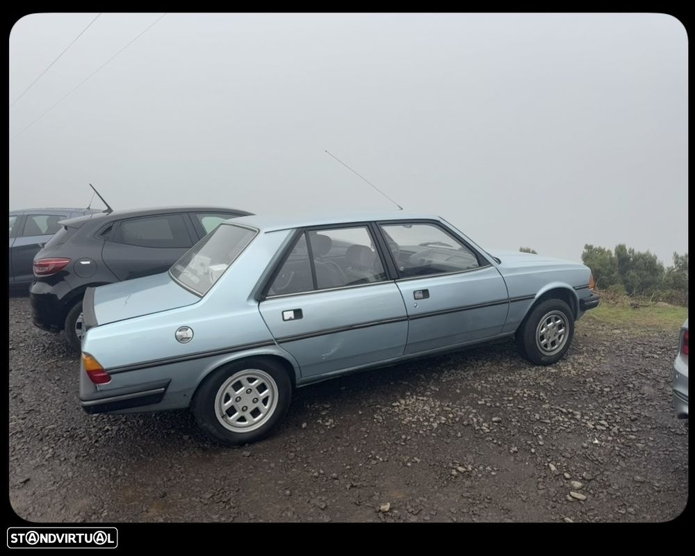 Peugeot 305 - 5