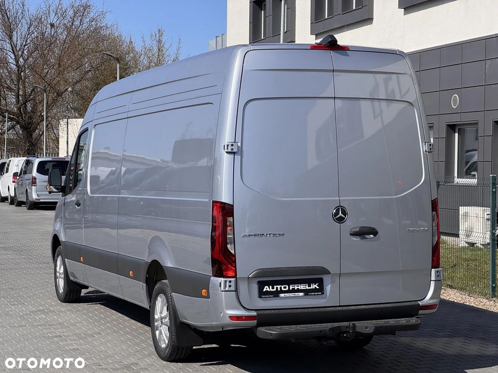 Mercedes-Benz Sprinter - 5