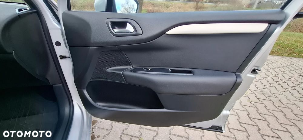 Citroën C4 1.4 VTi Seduction - 27