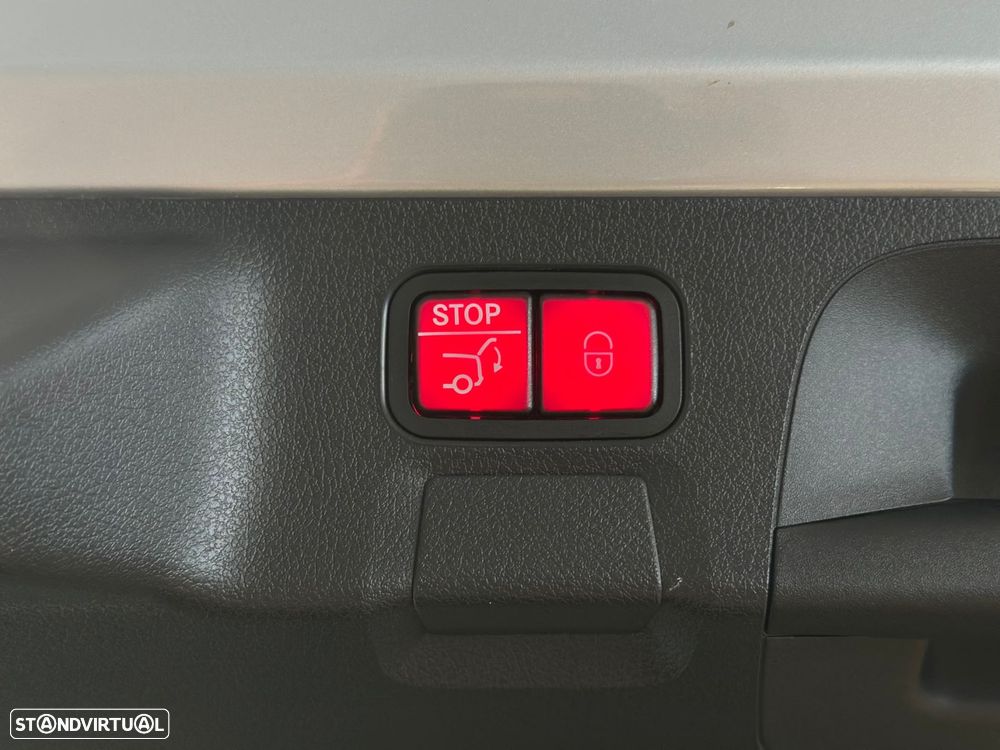 Mercedes-Benz CLA 250 - 40