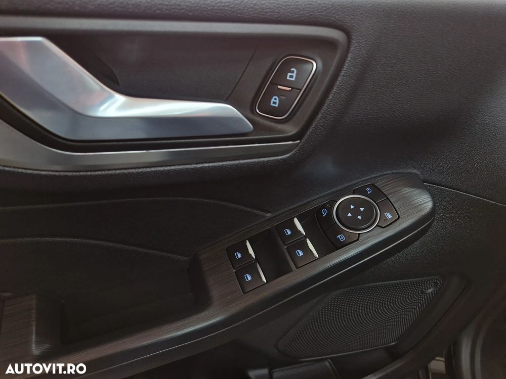 Ford Kuga 2.5 Duratec FHEV 4x4 TITANIUM - 17