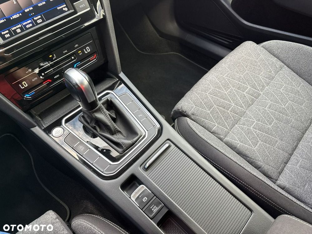 Volkswagen Passat 1.5 TSI EVO Business DSG - 25