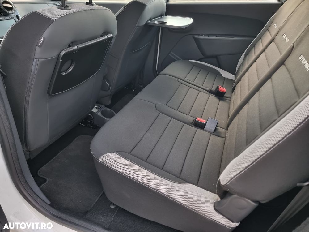 Dacia Lodgy TCe 130 GPF Stepway - 17