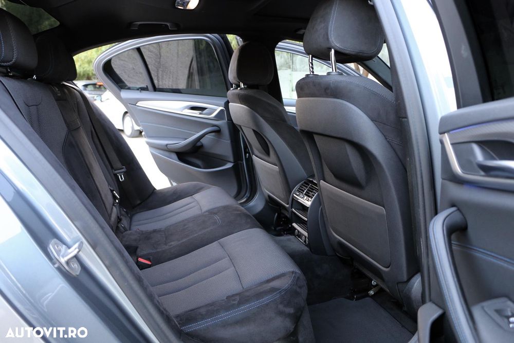 BMW Seria 5 520d xDrive AT - 13
