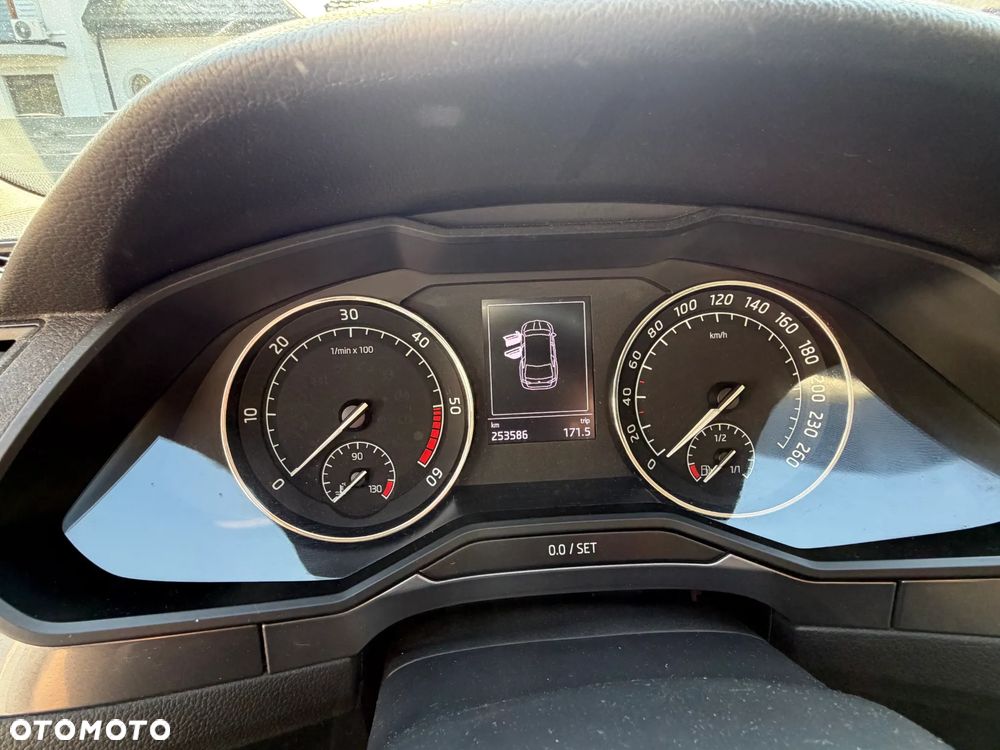 Skoda Superb 1.6 TDI Active - 17