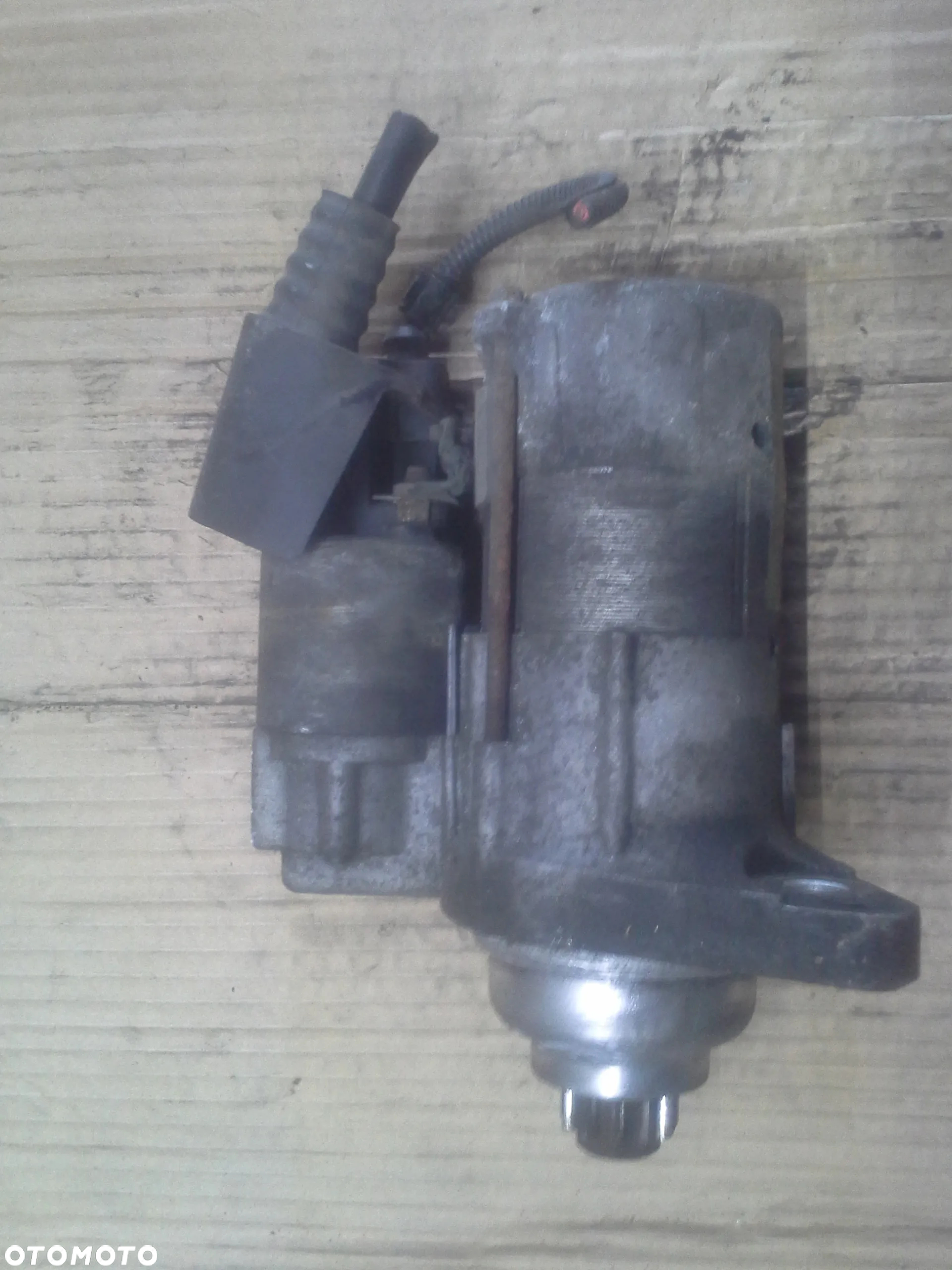 Volkswagen Passat B6 1.9 TDi rozrusznik Valeo 02Z911023H - 5