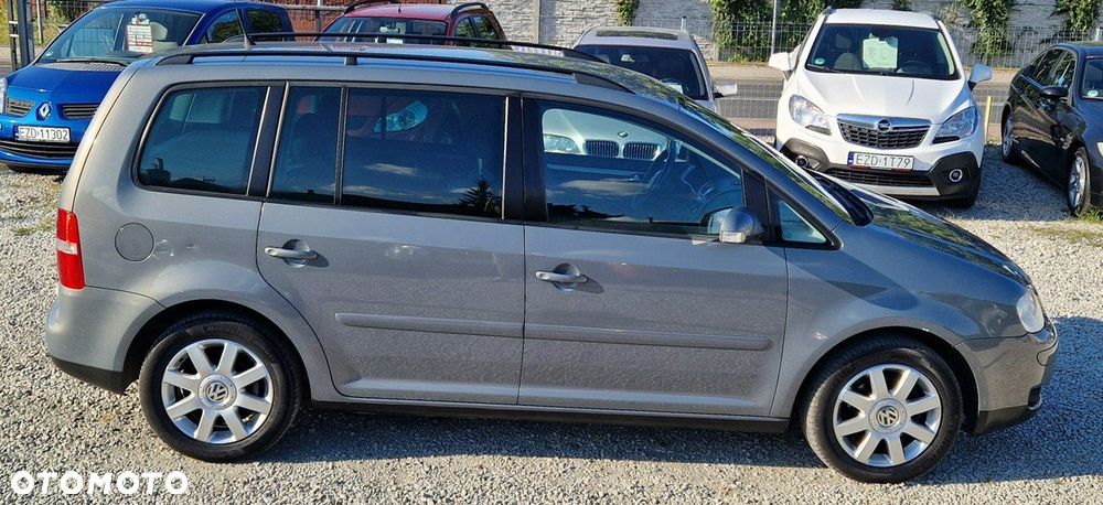 Volkswagen Touran 2.0 TDI Q-Line - 36