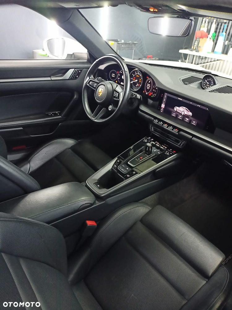Porsche 911 Carrera S PDK - 12