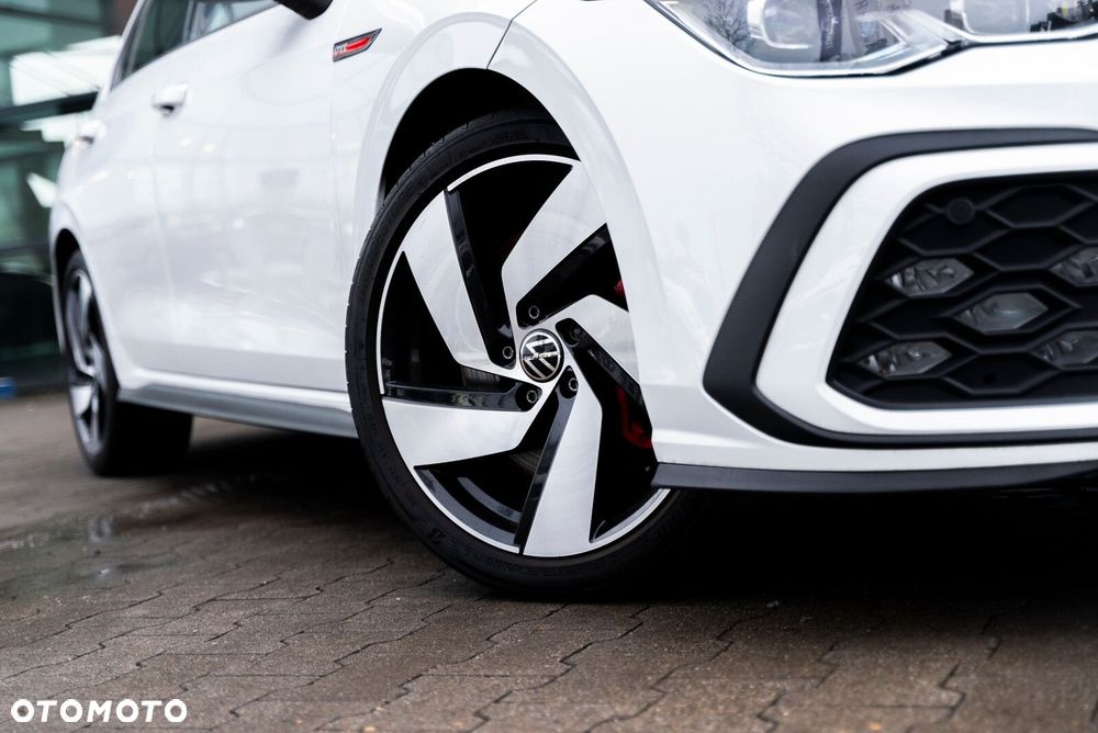 Volkswagen Golf - 10