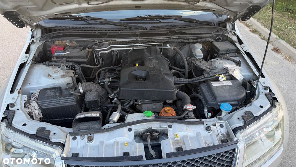 Suzuki Grand Vitara 2.0 - 7