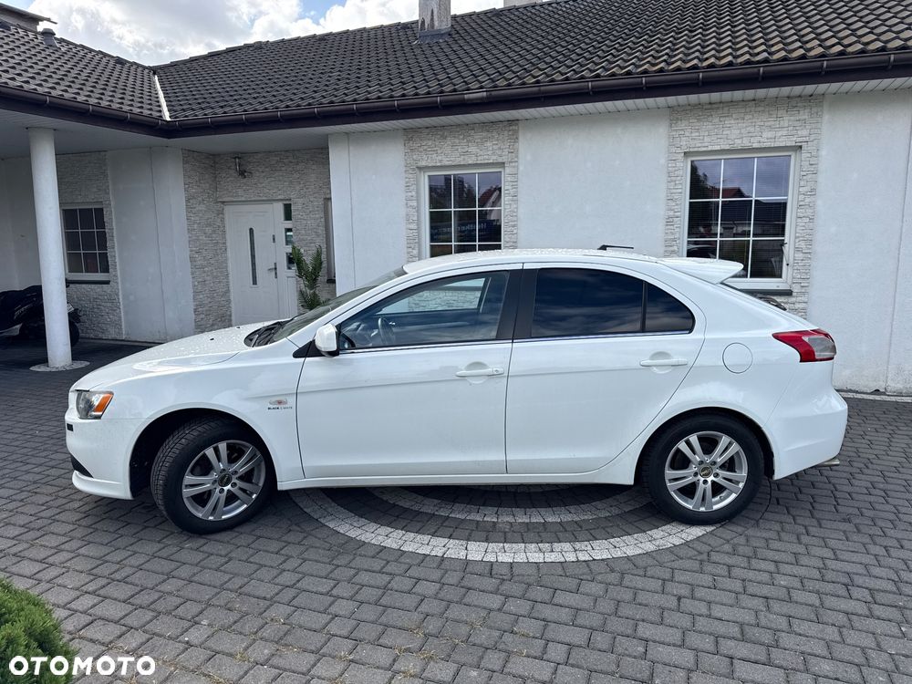Mitsubishi Lancer - 10