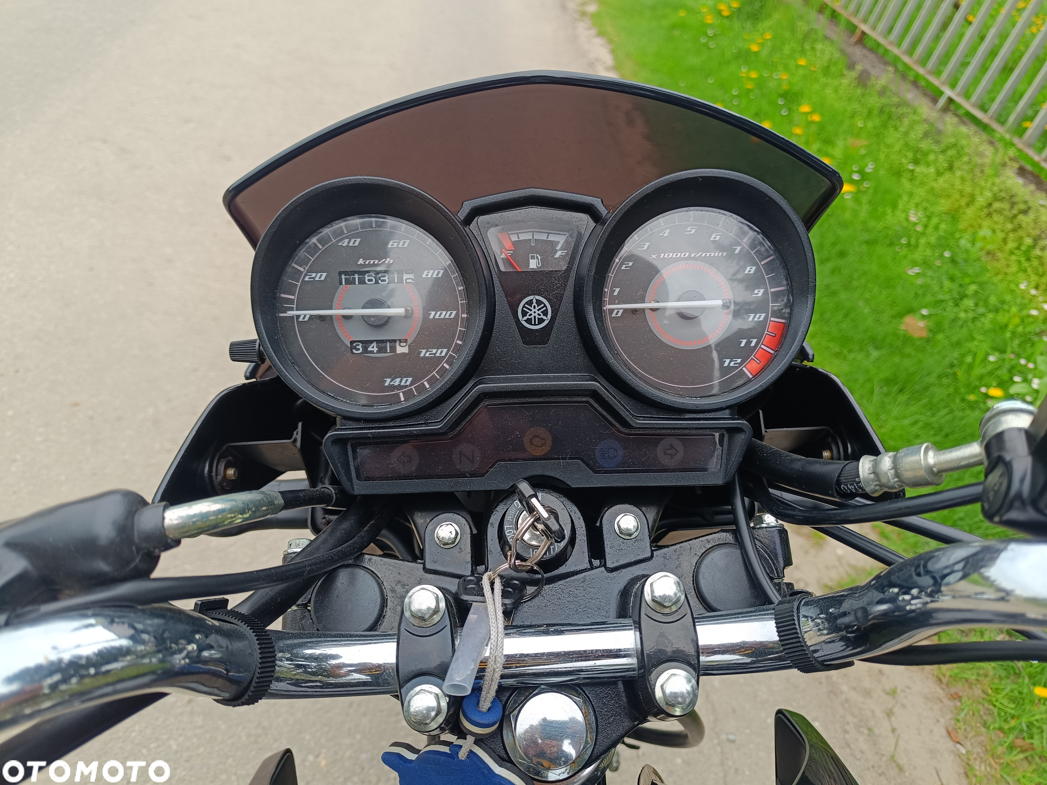 Yamaha YBR - 8