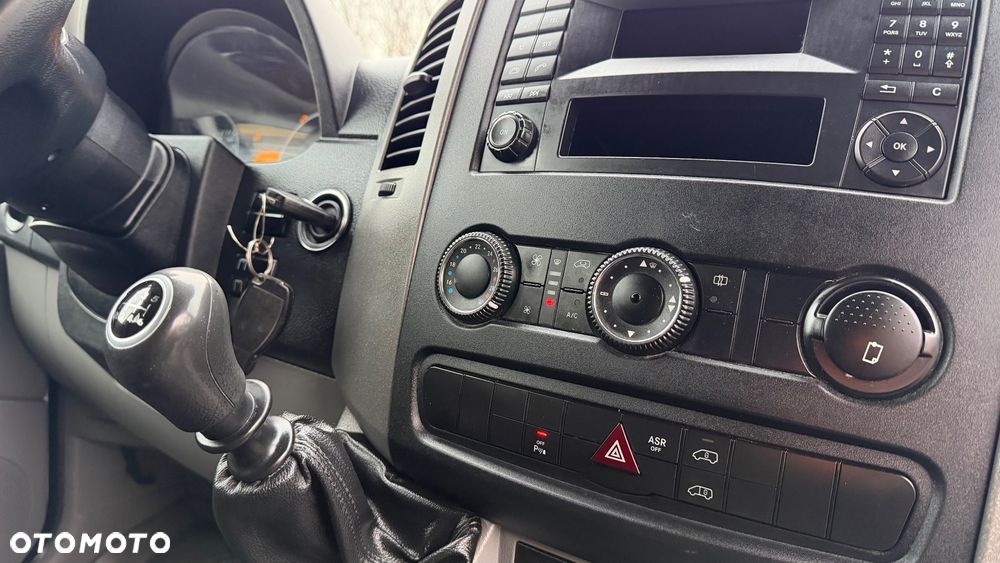 Mercedes-Benz Sprinter - 16