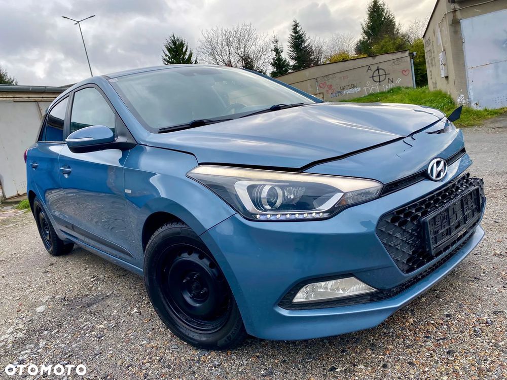 Hyundai i20 blue 1.2 Trend - 1