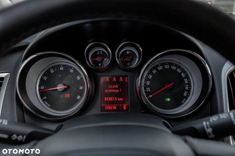 Opel Astra 1.6 Turbo Sport - 27