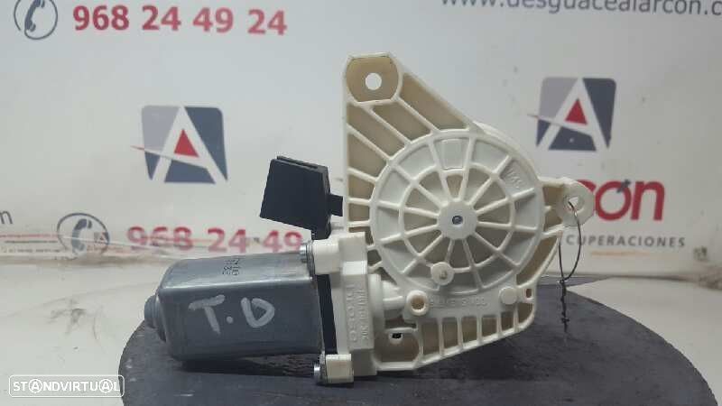 MOTOR ELEVADOR TRASEIRO DIREITO MERCEDES CLASE B (W245) 200 CDI (245.208) - 2