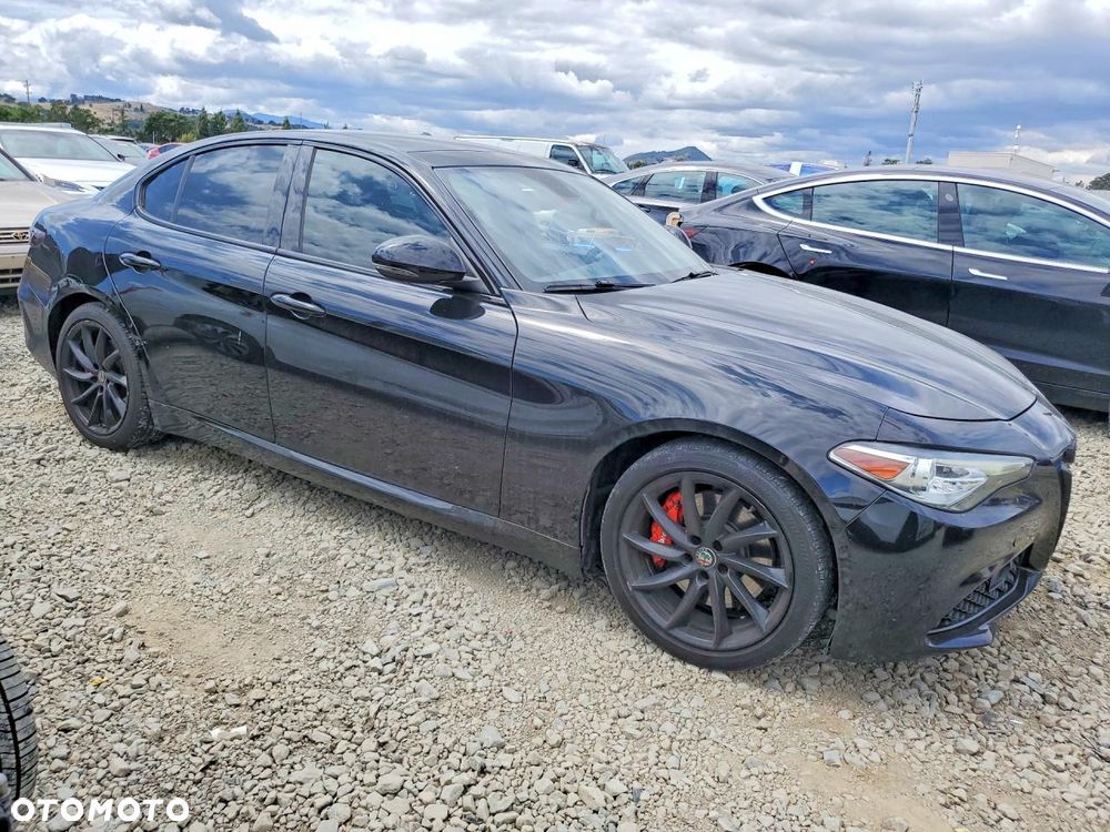 Alfa Romeo Giulia 2.0 Turbo 16V AT8-Q4 Ti - 1
