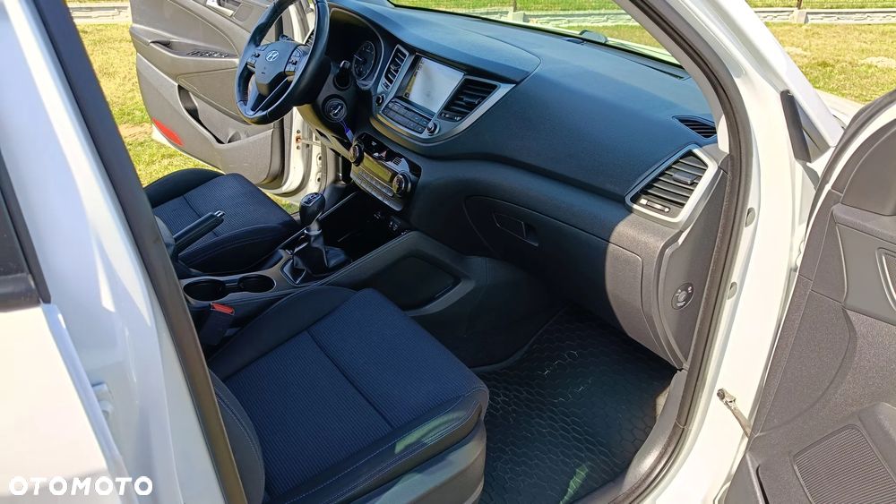 Hyundai Tucson 1.7 CRDI BlueDrive Style 2WD - 22