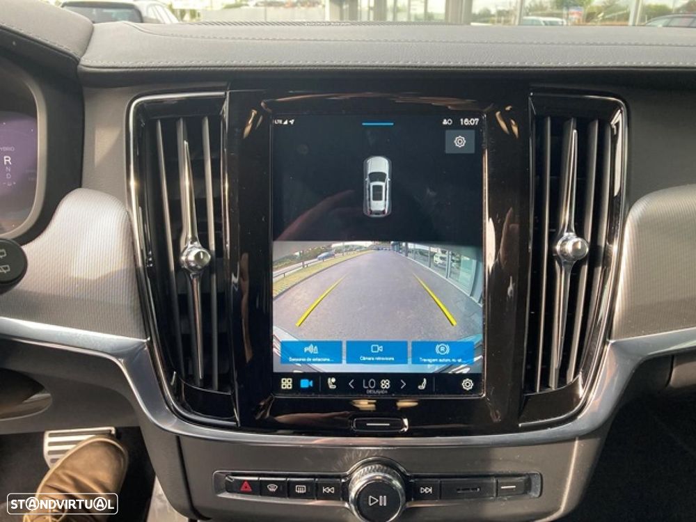 Volvo V90 2.0 T6 PHEV R-Design AWD - 29