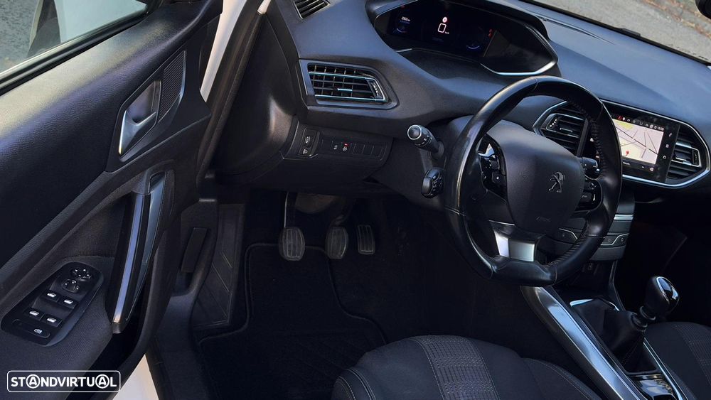 Peugeot 308 1.5 BlueHDi Allure Pack - 23