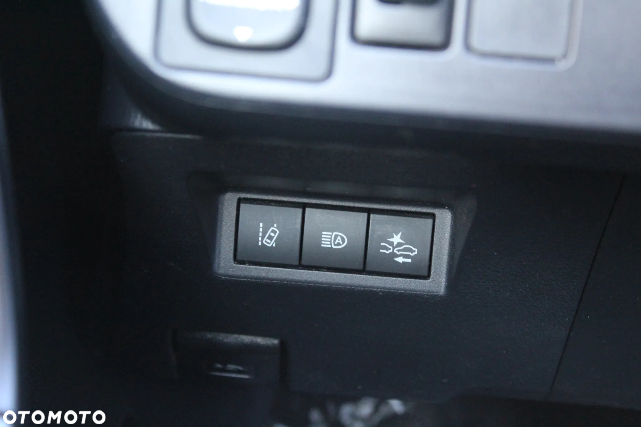 Toyota Yaris Hybrid 1.5 VVT-i Business Edition - 24