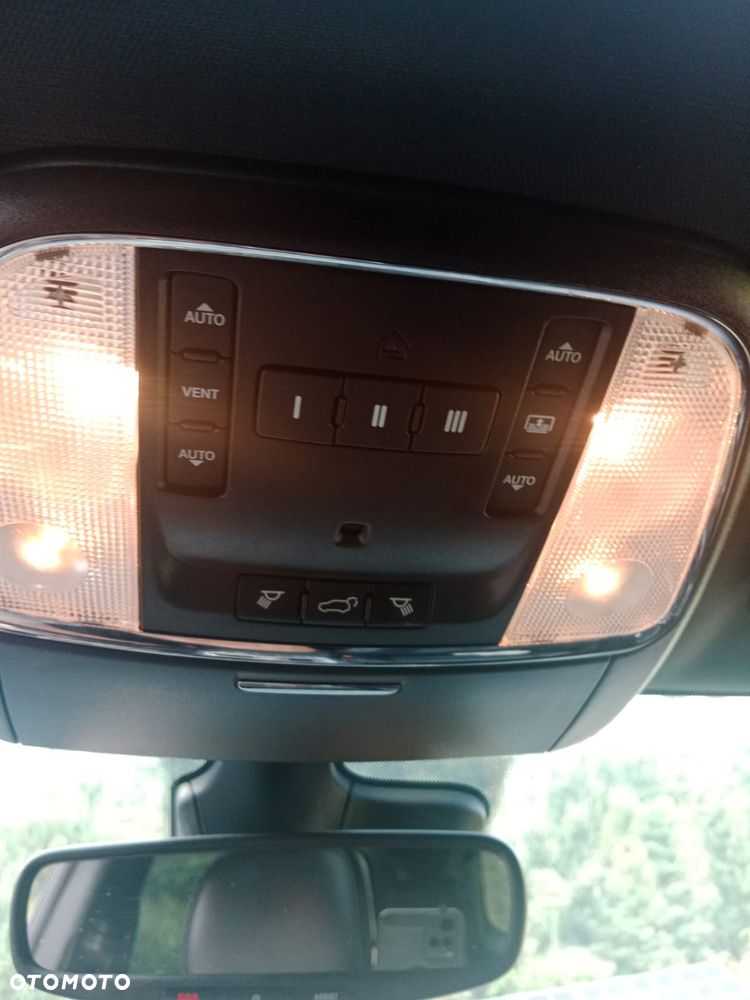 Jeep Grand Cherokee - 19