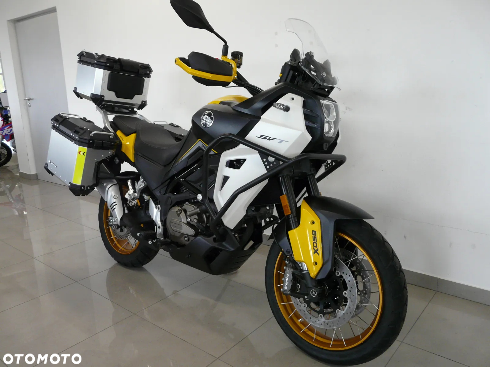 QJMOTOR SVT 650X - 13