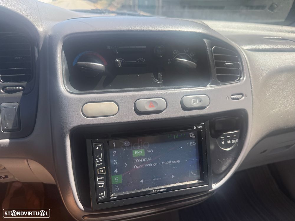 Mitsubishi Space Gear 2.5 TD GLX - 22