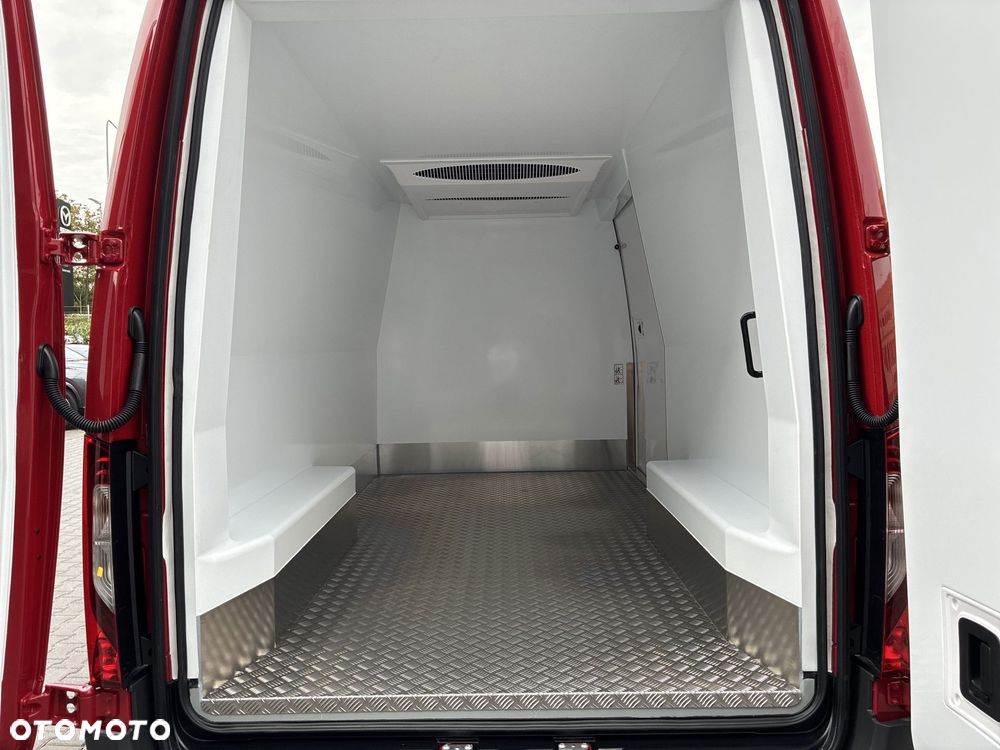 Mercedes-Benz Sprinter 317 - 11