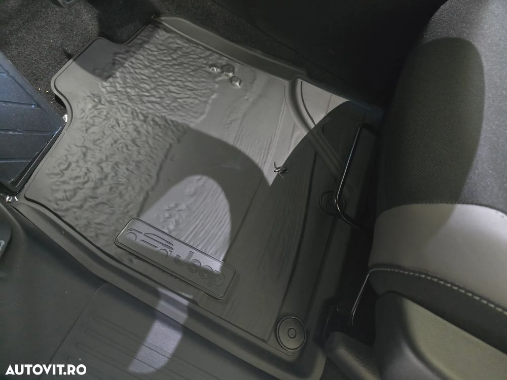 Jeep Compass 1.2 e-Hybrid DCT6 First Edition - 25