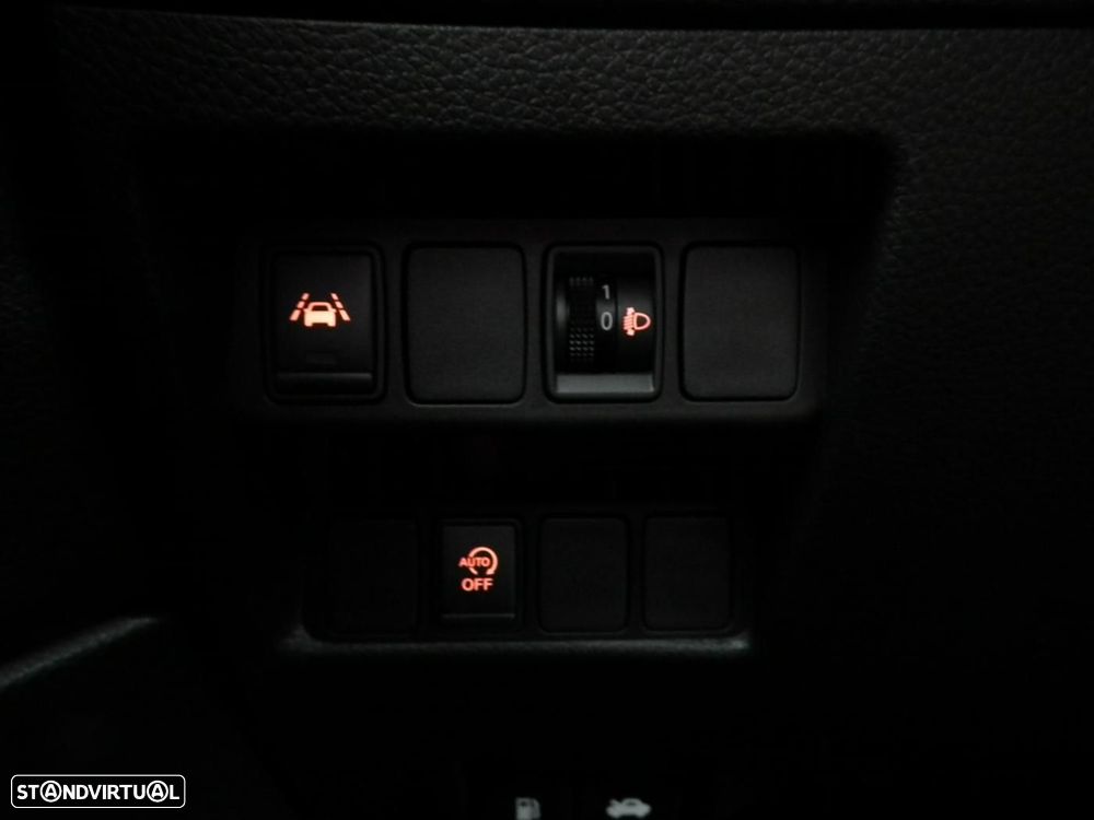 Nissan Qashqai 1.5 dCi N-Connecta J18 — fotografia 17