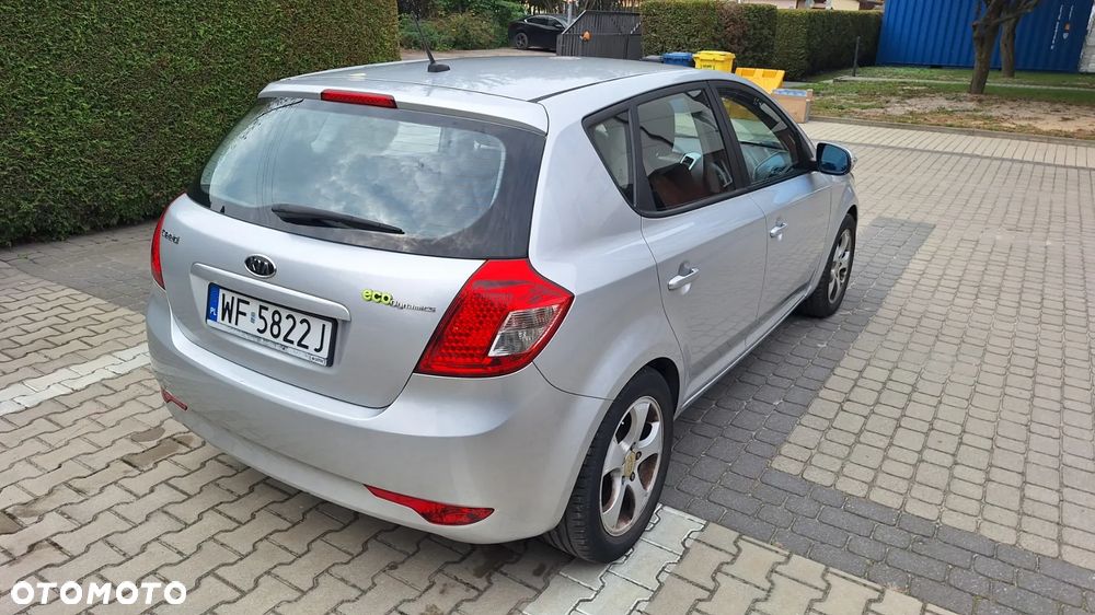 Kia Ceed 1.6 Crdi Comfort + - 6