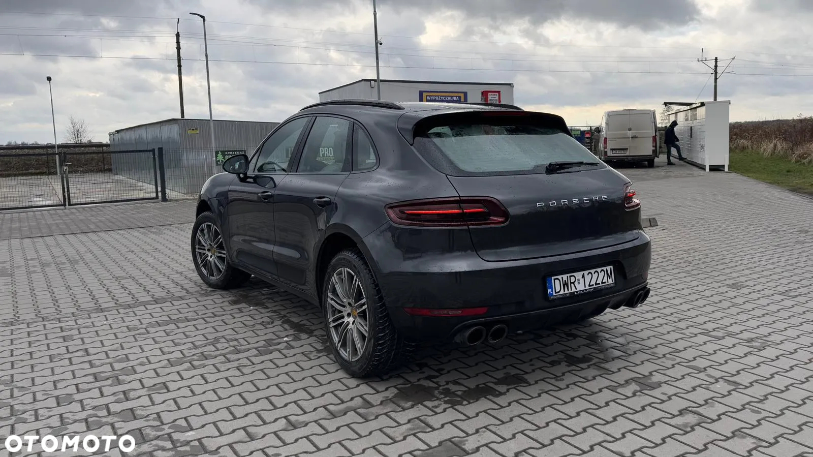 Porsche Macan Standard - 2