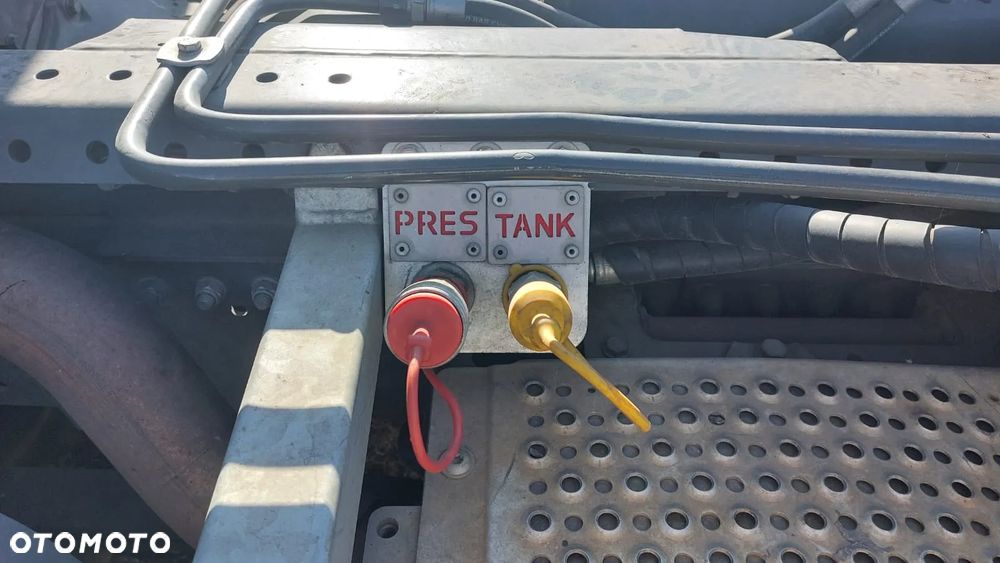 Mercedes-Benz AXOR 1833 - 7