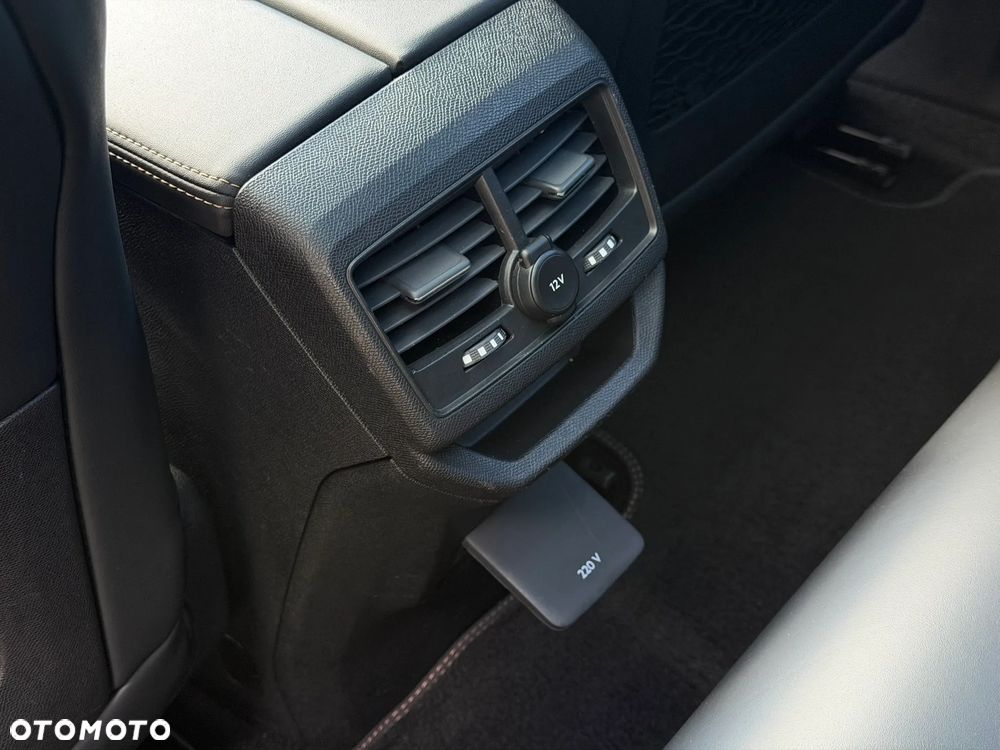 Peugeot 3008 1.6 PureTech Hybrid4 PHEV GT S&S EAT8 - 37