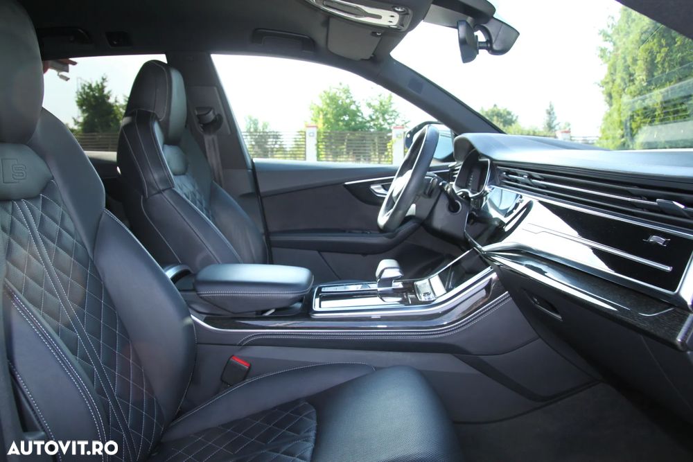 Audi Q8 - 12