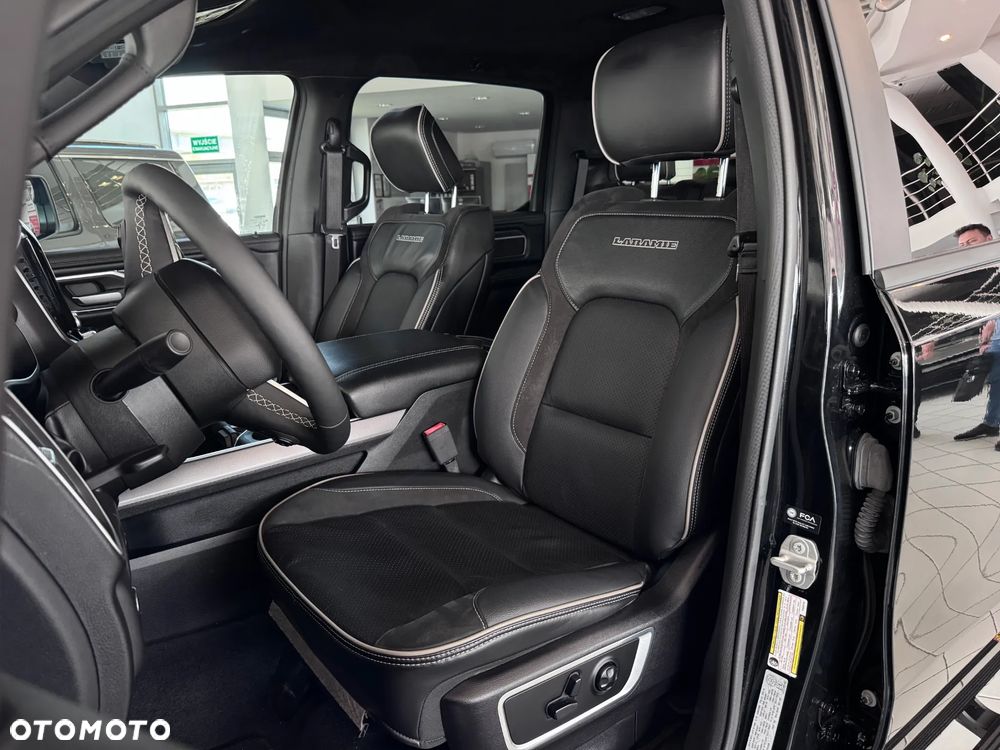 RAM 1500 5.7 Crew Cab Bighorn - 12