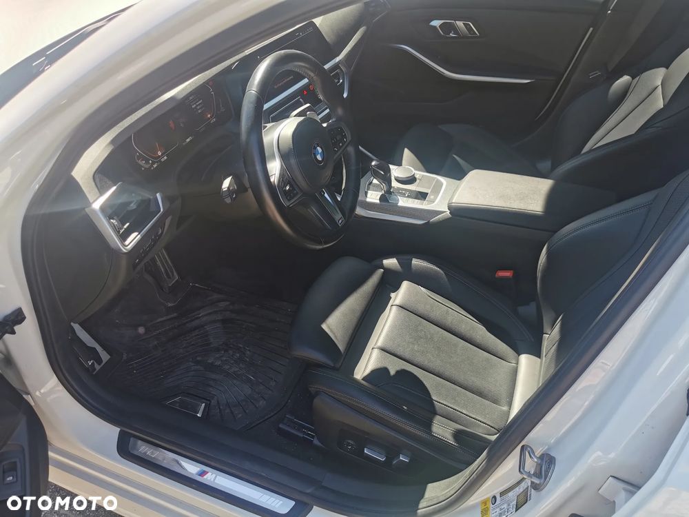 BMW Seria 3 M340i xDrive mHEV sport - 9