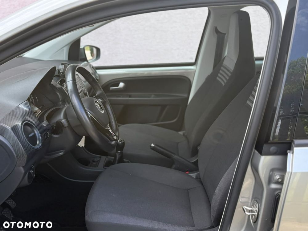 Volkswagen up! - 12