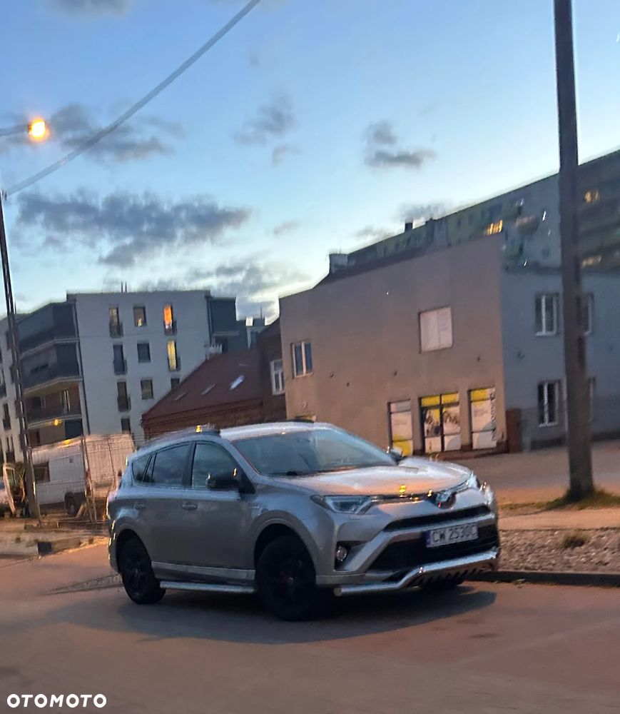 Toyota RAV4 - 8