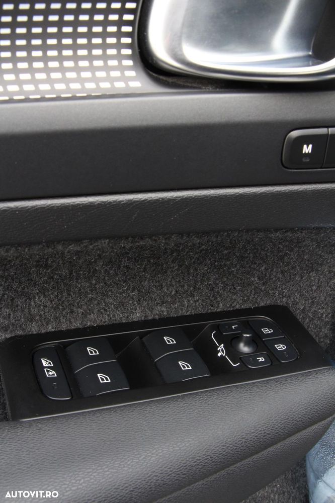 Volvo XC 40 Recharge Twin Motor AWD Ultimate - 13