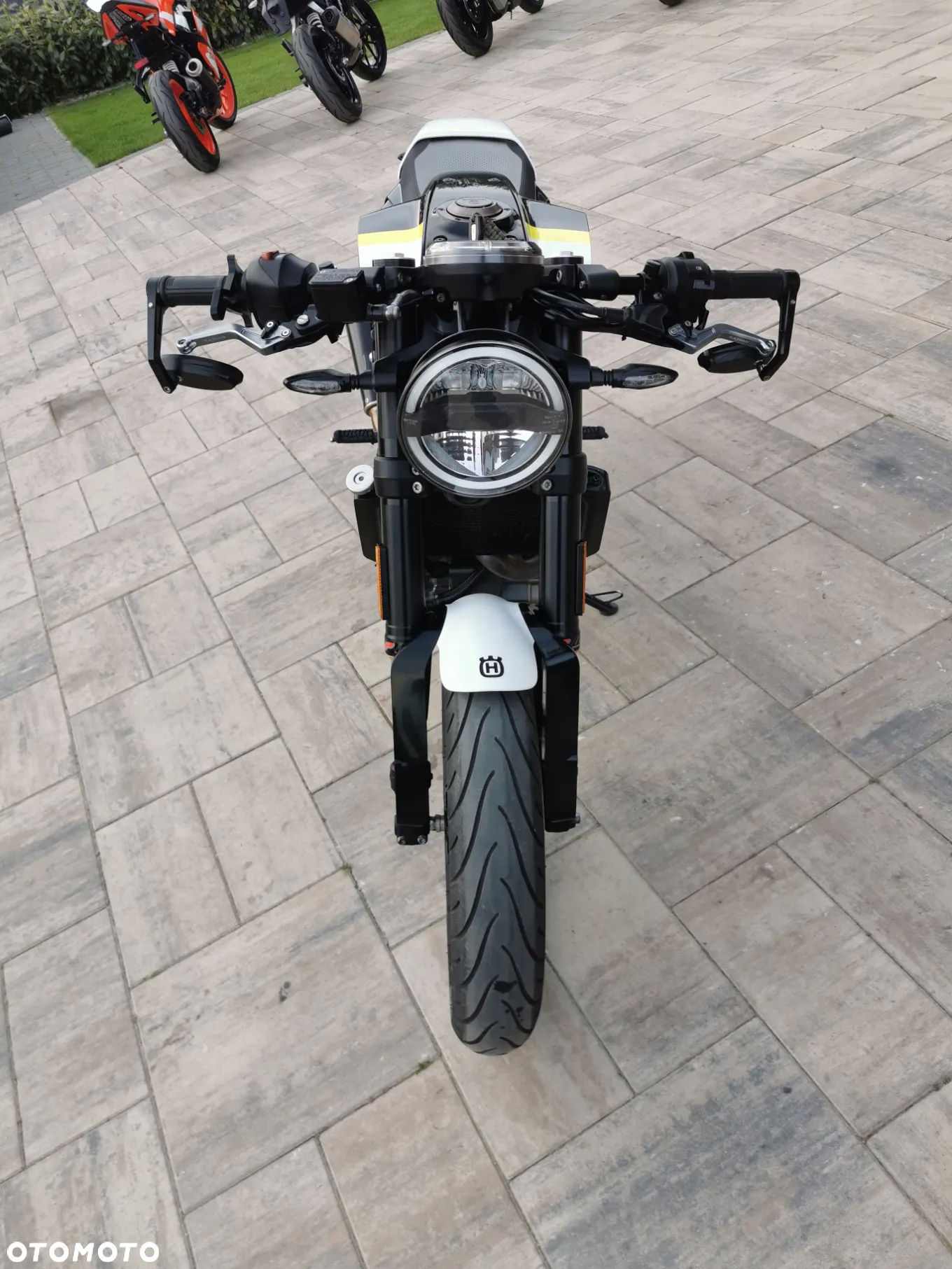 Husqvarna Vitpilen - 25