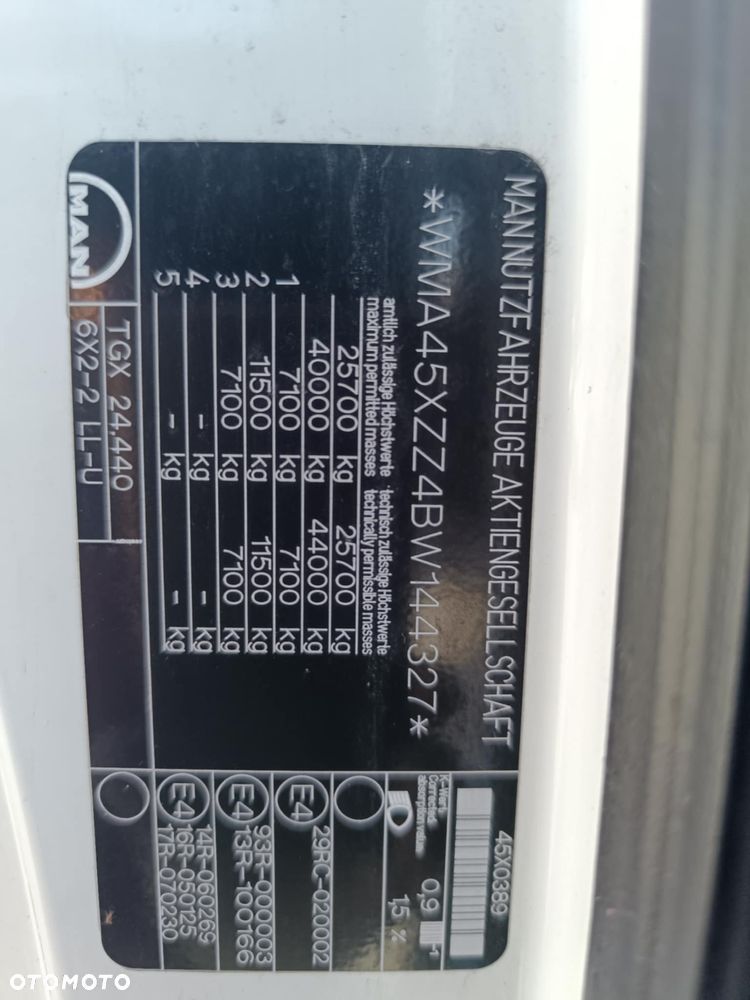 MAN TGX 24.440 6x2 laweta 2010r 16525kg ładownosci na poduszkach - 32