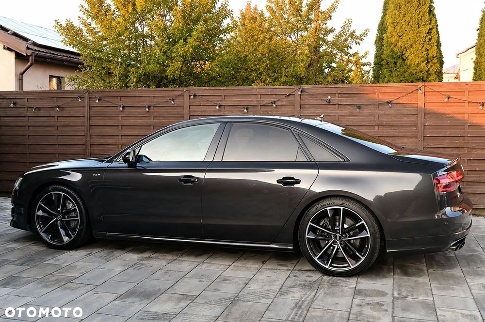 Audi S8 - 27