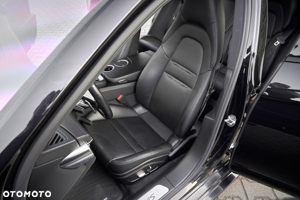 Porsche Panamera 4S - 27