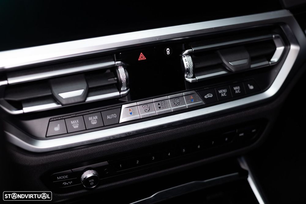 BMW 320 d Line Sport Auto - 39