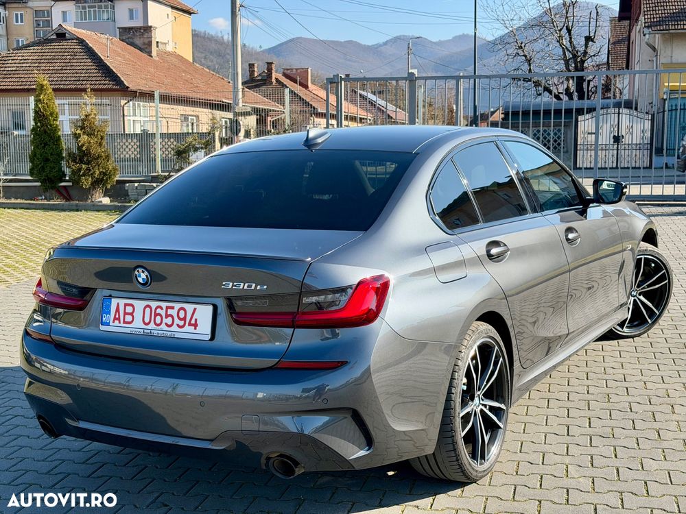 BMW Seria 3 330e Aut. M Sport - 10